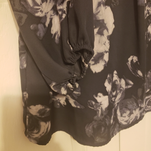 Floral Blouse - Picture 4 of 5